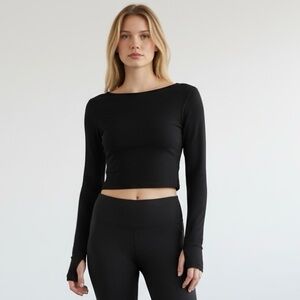PINK Victoria’s Secret Seamless Long Sleeve Black Athletic Crop Top‎